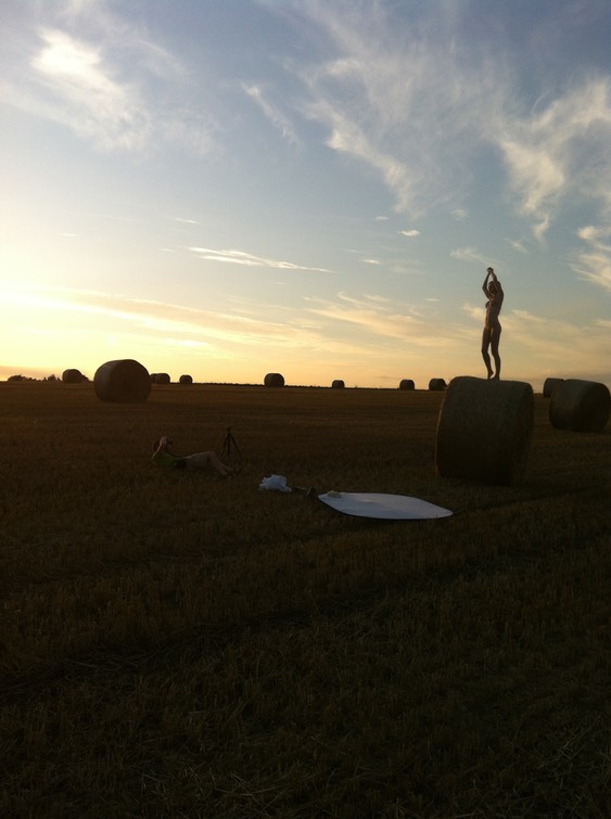 Behind the scenes shot of Thomas Holm Photographer, and Lisa Christiansen, Model  in a field